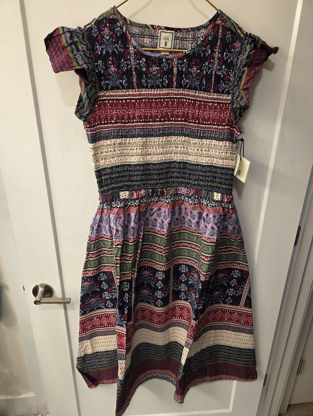 NWT - LEA Cotton Flutter Sleeve Smocked Bodice Variegated Print Midi Dress -Sz M - Picture 3 of 11